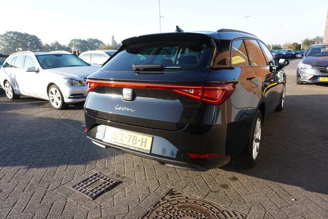 Seat LEON Sportstourer 1.5 TSI STYLE NAVIGATIE ANDROID-APPLECARPLAY DIGITALE COCKPIT LED ECC AIRCO CRUISECONTROL PARKEERSENSOREN V+A BLUETOOTH LMV ENZ...