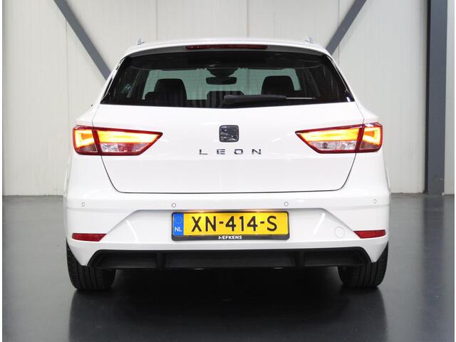 Seat LEON ST 116pk Style Intense | 1ste eigenaar | AppleCarPlay/AndroidAuto | Parkeersensoren VOOR+Achter | Armsteun | Keyless | Navigatie | Cruise Crontol | Climate | Privacy Glass | Isofix |