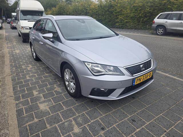 Seat LEON ST 1.0 EcoTSI Style Business Intense 5 deurs, airco, apple carplay enz