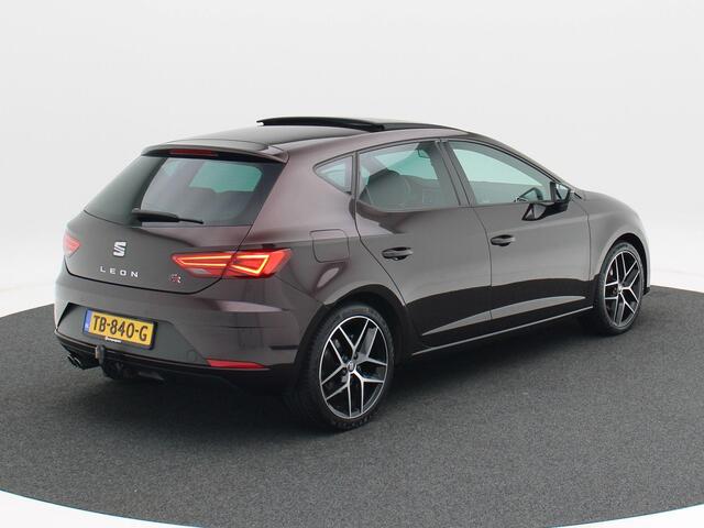 Seat LEON 1.4 TSi 150 Pk Automaat FR Business Intense | Elektrisch Panorama Dak | Parkeersensoren | Trekhaak | Privacy Glass | Stoel Verw. | Carplay | Navigatie | LED | 18 Inch
