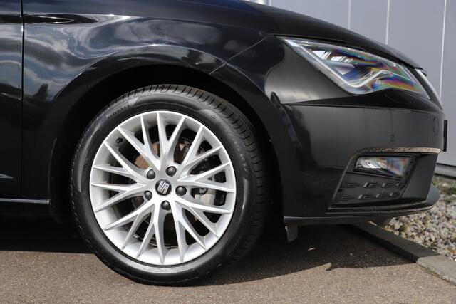 Seat LEON ST 1.0 TSI Style Ultimate Edition Virtual Cockpit Panoramadak 17 inch LMV Full LED Navigatie Achteruitrijcamera Carplay Beats Audio Navigatie Clima Cruise Stoelverwarming