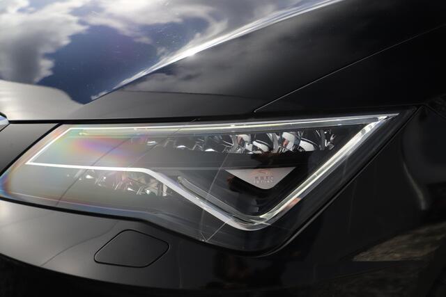 Seat LEON ST 1.0 TSI Style Ultimate Edition Virtual Cockpit Panoramadak 17 inch LMV Full LED Navigatie Achteruitrijcamera Carplay Beats Audio Navigatie Clima Cruise Stoelverwarming