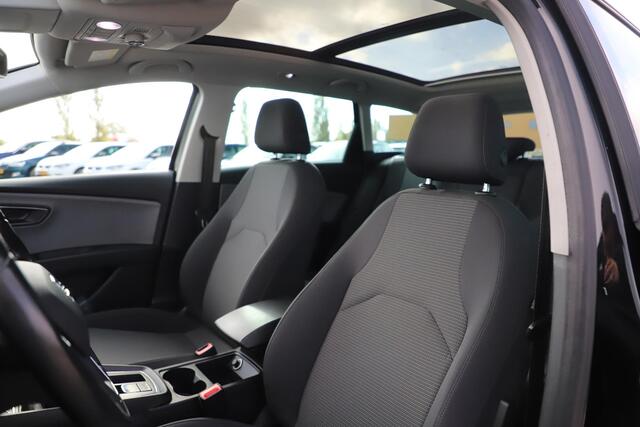 Seat LEON ST 1.0 TSI Style Ultimate Edition Virtual Cockpit Panoramadak 17 inch LMV Full LED Navigatie Achteruitrijcamera Carplay Beats Audio Navigatie Clima Cruise Stoelverwarming
