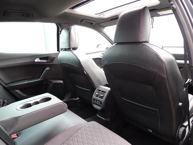 Seat LEON Sportstourer 1.4 TSI eHybrid PHEV FR Business Intense AUTOMAAT | PANORAMADAK | STUUR-STOELVERWARMING | NAVIAGATIE | ACHTERUIT RIJ CAMERA | LED PAKKET | VOLLEDIG DIGITAAL INSTRUMENTENPANEEL | DAB | KEYLESS ENTRY |