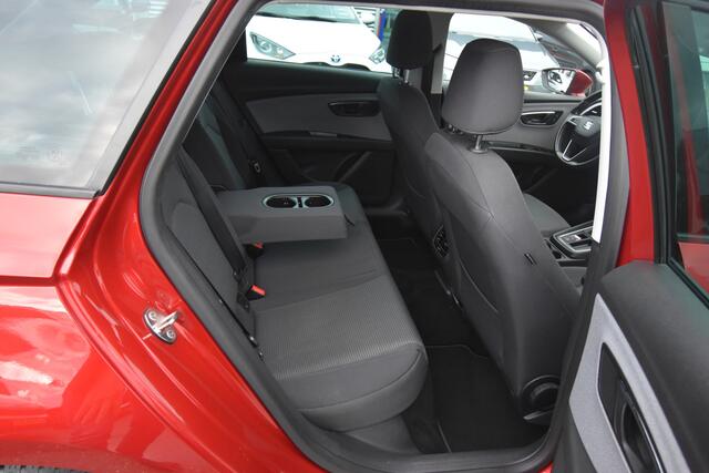 Seat LEON ST 1.6 TDI Style Business Intense , TREKHAAK , CLIMATR , CR CONTR , PDC V+A , NAVI ,