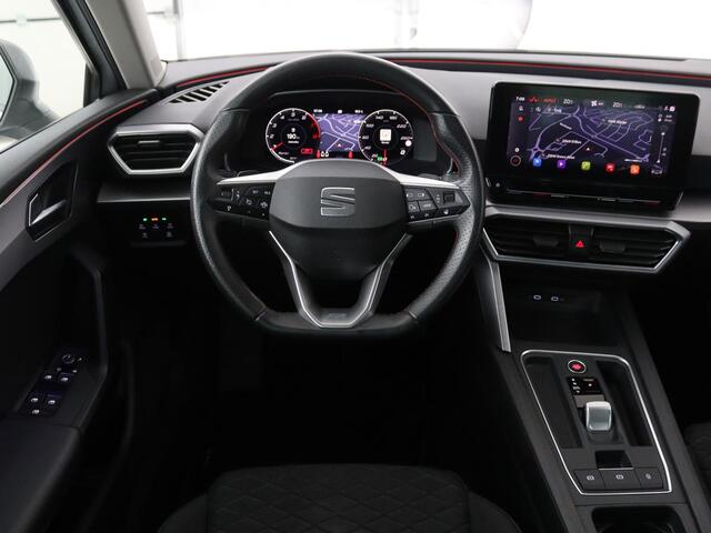 Seat LEON 1.5 eTSI FR Intens | Stoel & stuurverwarming | Trekhaak | Adaptive cruise | Navigatie | Parkeerhulp | Full LED