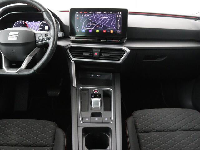 Seat LEON 1.5 eTSI FR Intens | Stoel & stuurverwarming | Trekhaak | Adaptive cruise | Navigatie | Parkeerhulp | Full LED