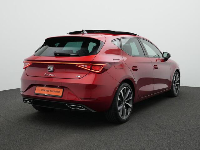 Seat LEON 1.5 eTSI 150 pk DSG FR Launch Edition | Panoramadak | Trekhaak | Navigatie | Parkeersensoren voor/achter