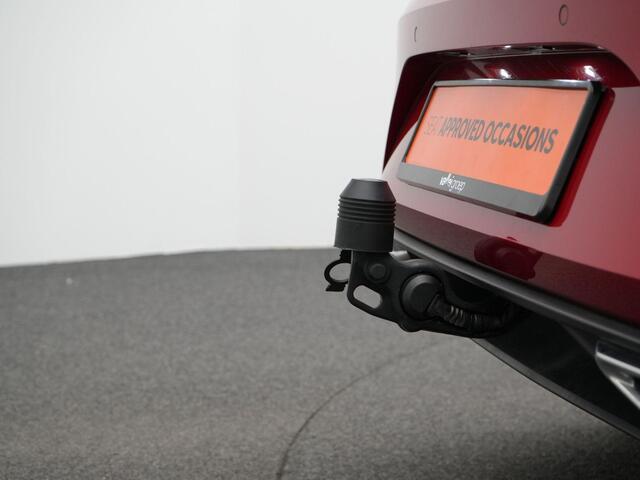 Seat LEON 1.5 eTSI 150 pk DSG FR Launch Edition | Panoramadak | Trekhaak | Navigatie | Parkeersensoren voor/achter