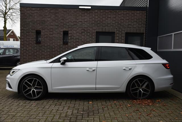 Seat LEON ST 2.0 TSI FR Business Intense Trekhaak Pano