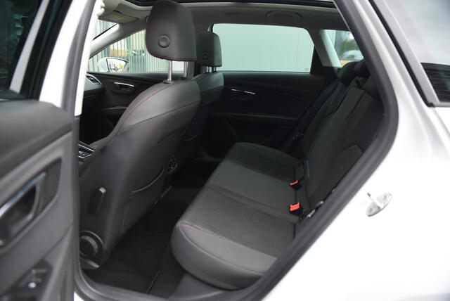 Seat LEON ST 2.0 TSI FR Business Intense Trekhaak Pano