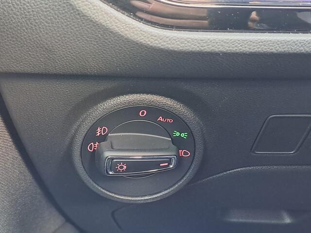 Seat LEON ST 1.5 TSI 150PK FR Business Intense | Automaat | Navi | Trekhaak | LED | Trekhaak | Pano | Virtual cockpit |