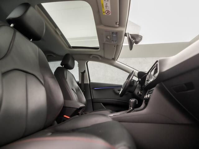 Seat LEON 1.5 TSI FR Sport 150Pk Automaat (SCHUIFDAK, APPLE CARPLAY, LEDER, CAMERA, BEATS AUDIO, STOELVERWARMING, SPORTSTOELEN, GETINT GLAS, LED KOPLAMPEN, LM VELGEN, CRUISE, NIEUWE APK, NIEUWSTAAT)