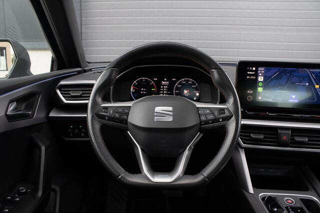 Seat LEON 1.4 TSI eHybrid PHEV FR Bus.Int. PANO CAMERA ACC CARPLAY