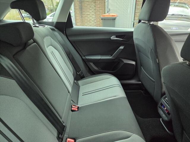 Seat LEON 1.0 eTSI Style BnsIn AUTOMAAT