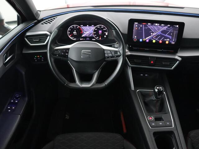 Seat LEON 1.5 TSI FR Business Intense | Trekhaak | Carplay | Adaptive cruise | Navigatie | Sportstoelen | Camera | Dodehoek detectie | Parkeerhulp | DAB | Full LED