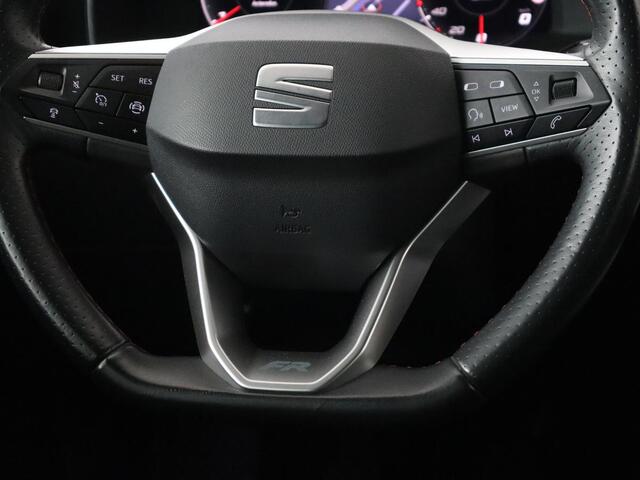 Seat LEON 1.5 TSI FR Business Intense | Trekhaak | Carplay | Adaptive cruise | Navigatie | Sportstoelen | Camera | Dodehoek detectie | Parkeerhulp | DAB | Full LED