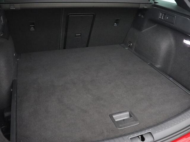 Seat LEON 1.5 TSI FR Business Intense | Trekhaak | Carplay | Adaptive cruise | Navigatie | Sportstoelen | Camera | Dodehoek detectie | Parkeerhulp | DAB | Full LED