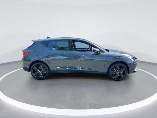 Seat LEON FR Business 1.5 TSI eHybrid 150kW / 204pk Hatchbac | 18'' Lichtmetalen Velgen | Panorama dak | Black Pakket |