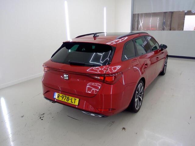 Seat LEON SPORTSTOURER 1.5 TSI FR BUSINESS INTENSE I SCHUIFDAK I P-CAMERA I KEYLESS ENTRY I ADAPT. CRUISE CONTROL