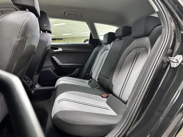 Seat LEON Sportstourer 1.0 TSI Style Business Intense /LED Koplampen! /Apple + Android /DAB+! /Lane Assist! /Navi /Climat /Adaptief Cruise /Elek. pakket /Bluetooth /Isofix /Armsteun /Regensensor /16"LMV /LED Dagrijverl. /Mistlampen /Dakrails.