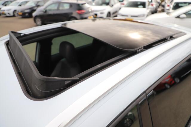 Seat LEON ST 1.0 TSI FR Ultimate Edition Virtual Cockpit Panoramadak 17 inch LMV Full LED Navigatie Achteruitrijcamera Carplay Beats Audio Navigatie Clima Cruise Stoelverwarming