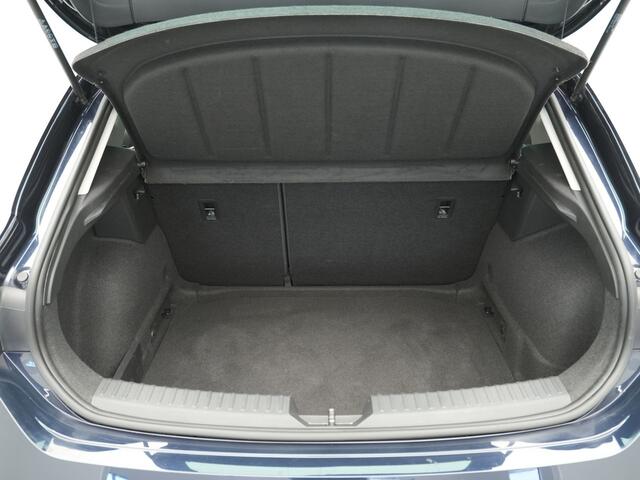 Seat LEON 1.0 eTSI 110 pk DSG Style Business Intense Navigatie Clima Camera Stoelverwarming Parkassist 220