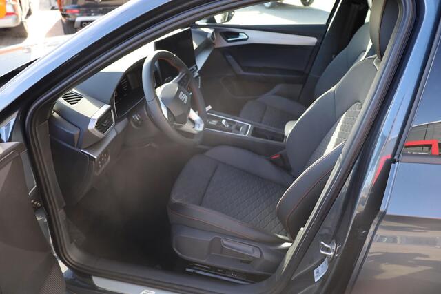 Seat LEON Sportstourer 1.5 TSI e-Hybrid FR Business 150KW/204PK DSG, uit voorraad leverbaar! 17 INCH Dynamic velgen, sportstoelen voor, zwarte dakhemel, dodehoek sensor, buitenspiegels elektrisch inklapbaar, slimme led, uitstap waarschuwing.