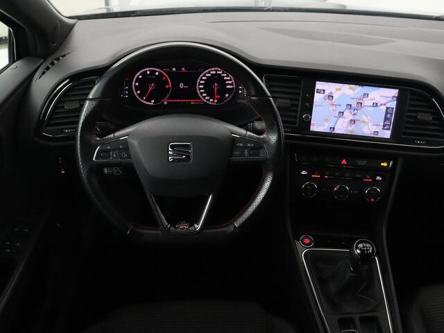 Seat LEON 1.5 TSI FR Ultimate Edition | Stoelverwarming | Carplay | Beats Pack | Adaptive cruise | Sfeerverlichting | Navigatie | Keyless | Virtual Cockpit | Climate control | Sportstoelen