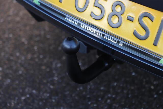 Seat LEON ST 1.0 TSI Style Ultimate Edition Trekhaak Navigatie Achteruitrijcamera Carplay Android 16 inch LMV Lane Assist Climate Cruise Control