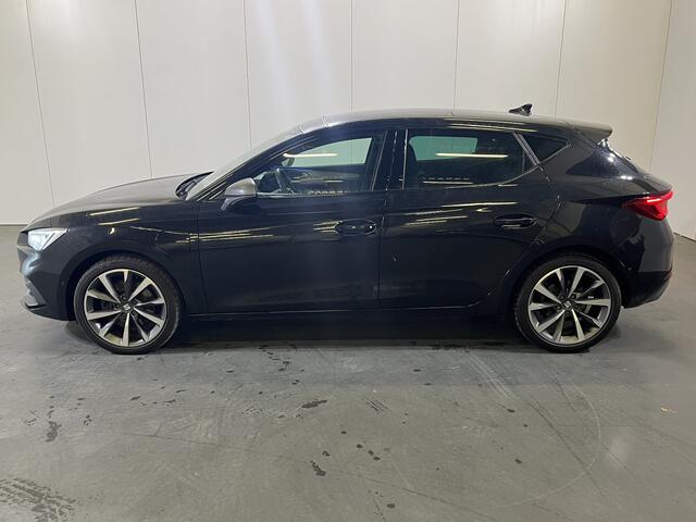 Seat LEON 1.4 TSI eHybrid PHEV FR / AUTOMAAT/ KEYLESS/ FULL LINK/ PARK. SENSOREN + CAMERA/ LED/ ELEKTR. STOEL/ STOEL-STUUR VERWARM./ KEYLESS/ NAVI/ 18" LMV