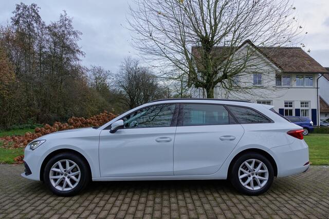 Seat LEON Sportstourer 1.0 eTSI FR Business Intense | Trekhaak | CarPlay | Camera | Stuurwielverw. | Stoelverw. | BTW |