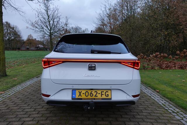 Seat LEON Sportstourer 1.0 eTSI FR Business Intense | Trekhaak | CarPlay | Camera | Stuurwielverw. | Stoelverw. | BTW |