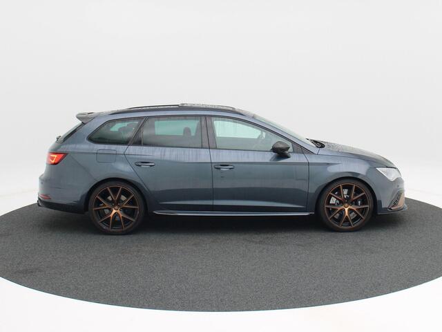 Seat LEON ST 2.0 TSi 300 Pk Automaat 4DRIVE CUPRA | Panoramadak | Bucket Seats | Camera | Stoelverwarming | 19 Inch | Beats Audio | 71.983 km!!