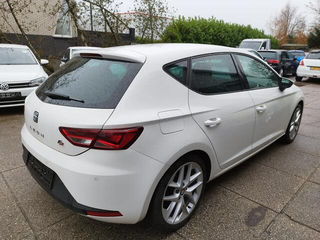 Seat LEON 1.4 TSI ACT FR ** 149.589 KM ** NAVI ** 18 inch ** Leder ** Winterpakket