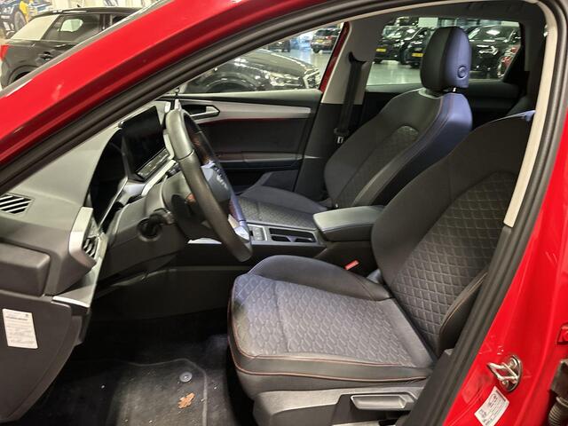 Seat LEON Sportstourer 1.4 TSI 204pk DSG eHybrid PHEV FR · Apple/Android Car Play · P-Sensoren · Navigatie · Cruise Control · P-Sensoren · Sfeerverlichting · Afneembare trekhaak · 17'' Inch ·