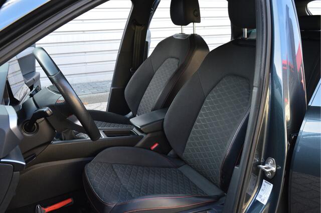Seat LEON Sportstourer 1.5 TSI FR Business Intense O.a: PDC, LED, ACC, Clima, Navi, Carplay, Etc. All-in prijs!