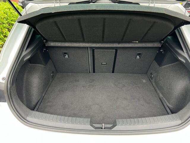 Seat LEON 1.4 TSI eHybrid PHEV FR panorama, virtual cockpit, navi, cruise