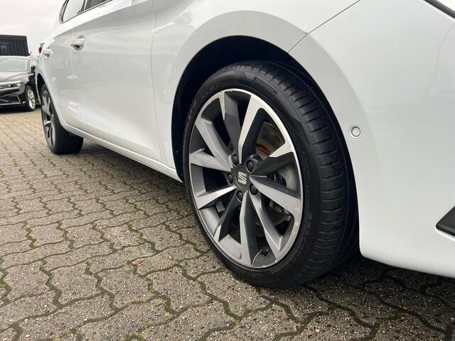 Seat LEON 1.4 TSI eHybrid PHEV FR panorama, virtual cockpit, navi, cruise