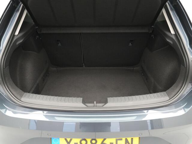 Seat LEON 1.0 TSI 110pk Style Business Intense Navigatie Camera Keyless Acc Parkassist 244