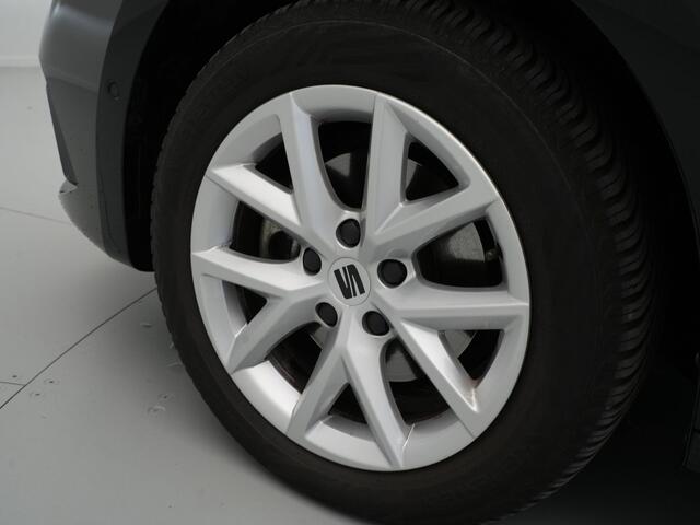 Seat LEON Sportstourer 1.0 eTSI 110pk DSG Style Business Intense Navigatie Camera Acc Carplay Lm Velgen 335