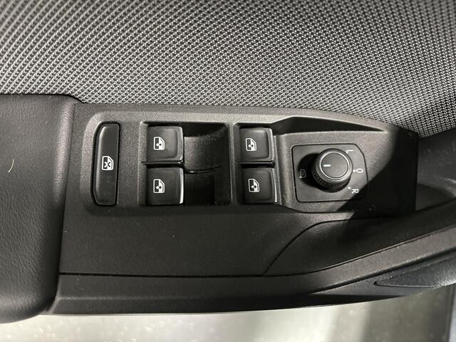 Seat LEON 1.0 TSI 110pk Style Launch Edition · Camera · Apple/Android Car Play · P-Sensoren · Navigatie · 17'' Inch ·