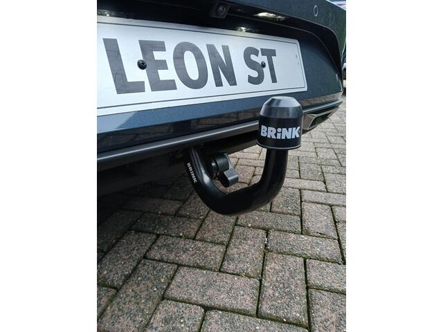 Seat LEON Sportstourer 1.5 TSI FR Business Intense + 18 inch + Trekhaak, slechts 19.000 km!!