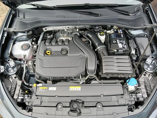 Seat LEON Sportstourer 1.5 TSI FR Business Intense + 18 inch + Trekhaak, slechts 19.000 km!!