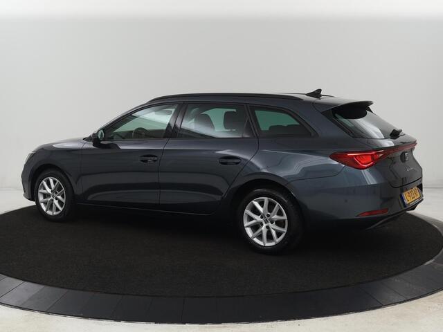 Seat LEON 1.0 TSI Style Intens | Stoelverwarming | Adaptive cruise | Camera | Carplay | Stuurverwarming | Navigatie | Keyless | Parkeerhulp | Climate control | Bluetooth | Full LED