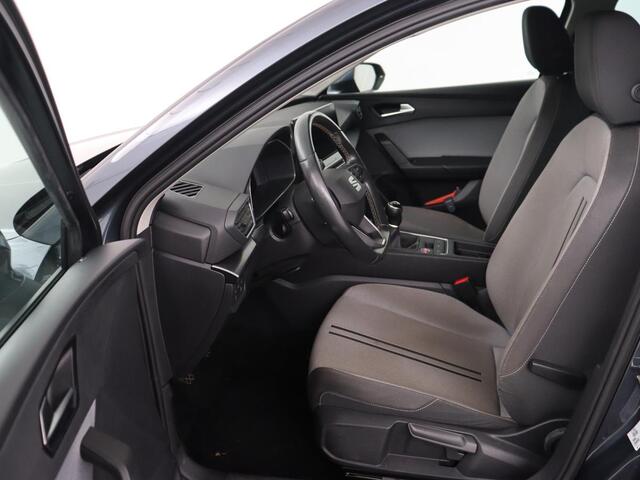 Seat LEON 1.0 TSI Style Intens | Stoelverwarming | Adaptive cruise | Camera | Carplay | Stuurverwarming | Navigatie | Keyless | Parkeerhulp | Climate control | Bluetooth | Full LED