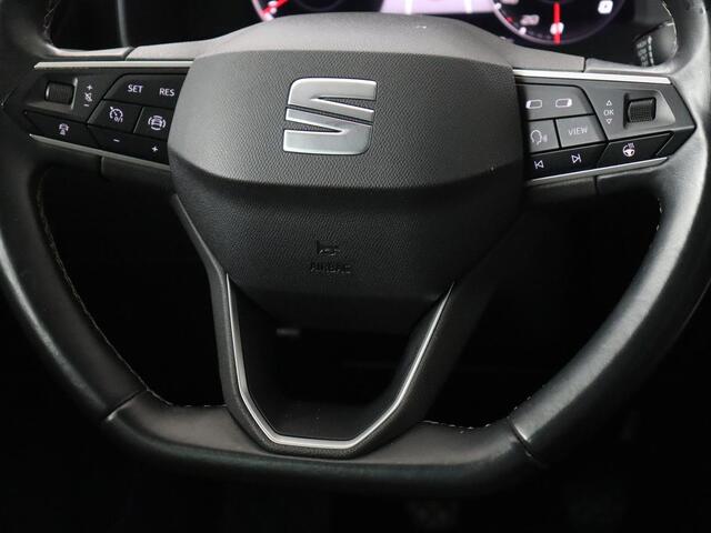 Seat LEON 1.0 TSI Style Intens | Stoelverwarming | Adaptive cruise | Camera | Carplay | Stuurverwarming | Navigatie | Keyless | Parkeerhulp | Climate control | Bluetooth | Full LED