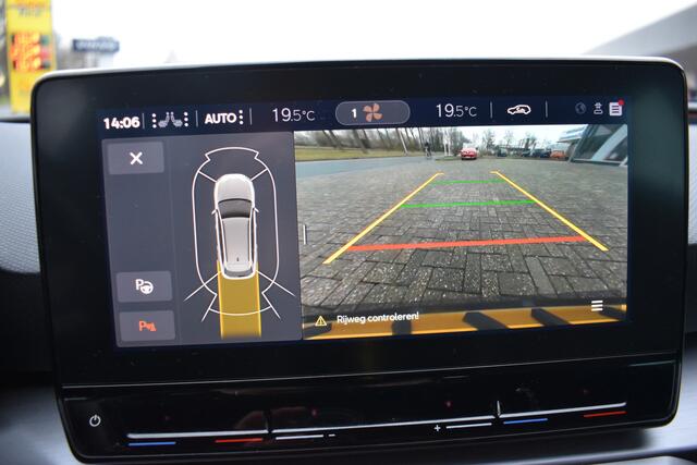 Seat LEON Sportstourer 1.5 TSI 150pk FR Launch Edition / Carplay / Navi / 17"LM