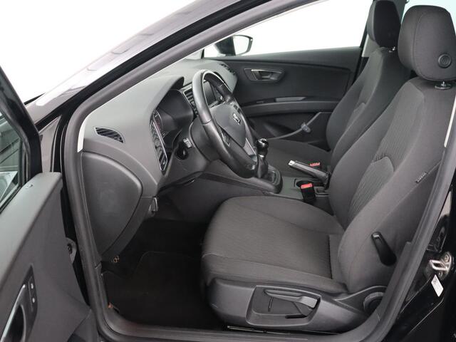 Seat LEON 1.0 TSI Style Connect | 2e eigenaar | Trekhaak | Carplay | Navigatie | Climate control | Bluetooth | Cruise control