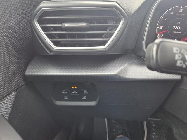 Seat LEON Sportstourer 1.0 eTSI Style BnsIn AUTOMAAT